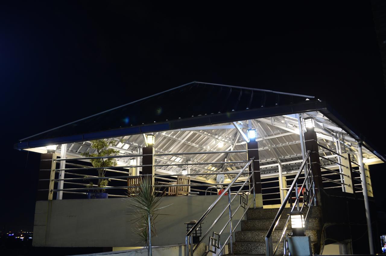 Guest House Salon Fora Gegerkalong Setiabudhi Bandung Zewnętrze zdjęcie